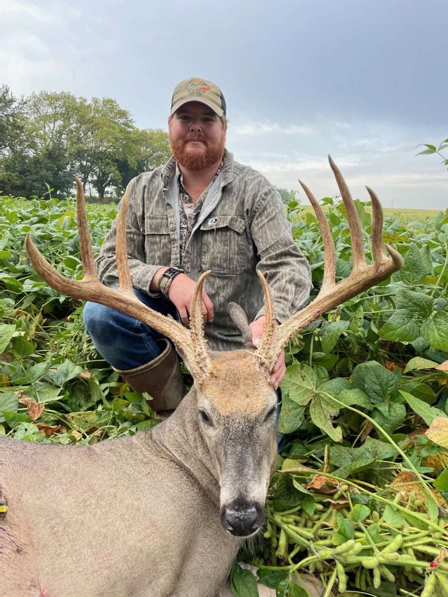 Kansas Whitetail Hunts Kansas Whitetail Hunts